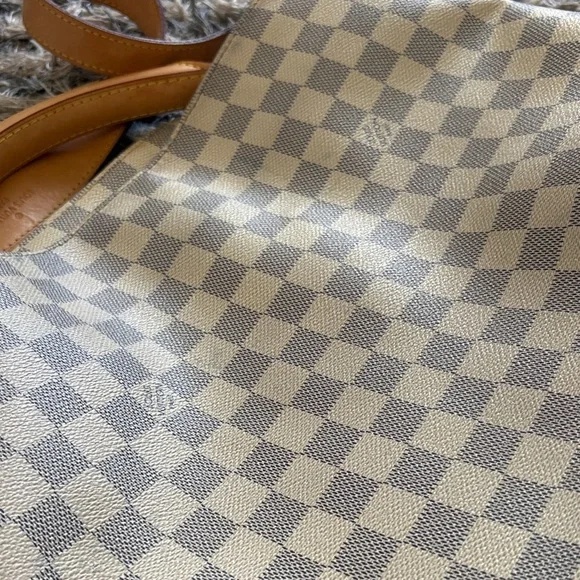 Louis Vuitton Classic Checkered Versatile Bag, Damier Canvas - Picture 3 of 14